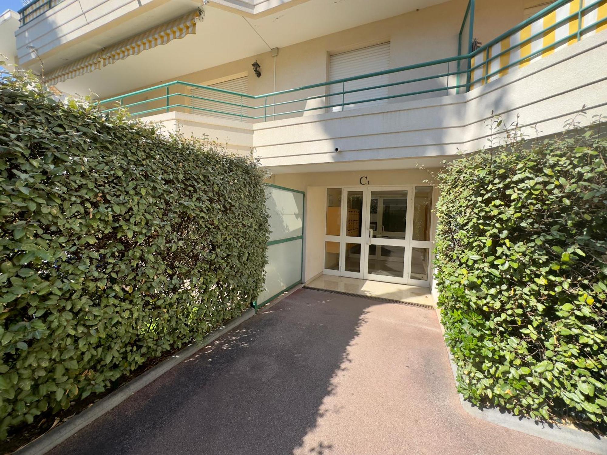 וילנב-לובה Regent Cote D'Azur Air-Conditioned, Pool, Garden & Parking מראה חיצוני תמונה