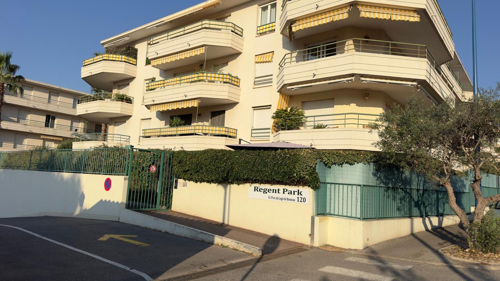 וילנב-לובה Regent Cote D'Azur Air-Conditioned, Pool, Garden & Parking מראה חיצוני תמונה